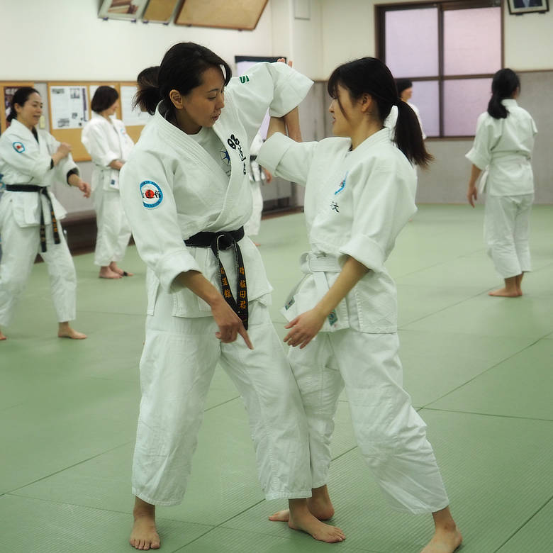 Women training at Shodokan HQ